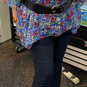 NWT Ann Taylor short sleeve floral topper